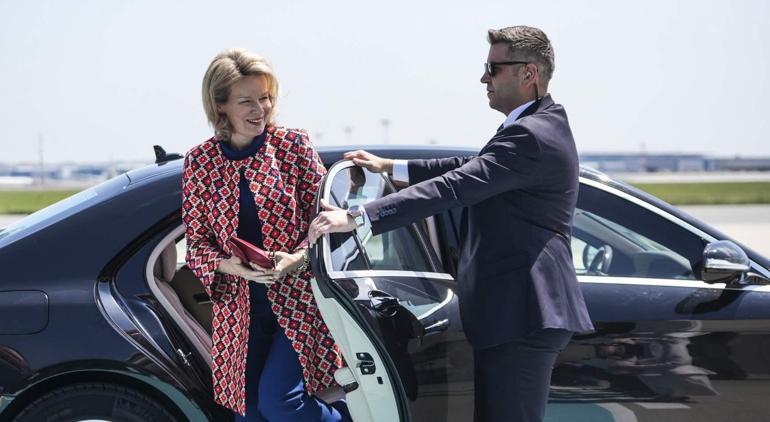Belçika Kraliçesi Mathilde İstanbul’da 428 kişilik heyet Türkiye’ye indi