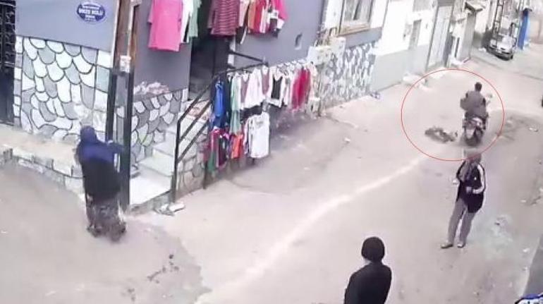 Hızla gelen motosiklet küçük kıza çarptı
