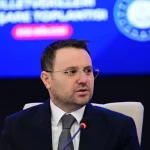 adalet-bakani-akin-gurlek-ege-bolgesi-milletvekilleriyle-bir-araya-geldi-1778165733578.jpg