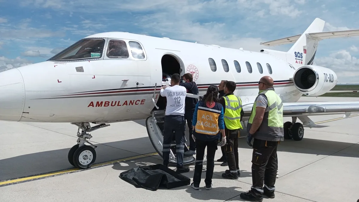 agrida-iki-hasta-ucak-ambulansla-izmir-ve-ankaraya-sevk-edildi-1778578086443.jpg