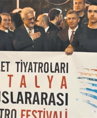 antalyada-tiyatro-zamani-1778342089741.jpeg