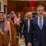 bakan-fidan-suudi-mevkidasi-prens-faysal-ile-gorustu-1778073269925.jpg