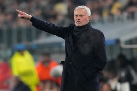 benficada-mourinho-sonras-843_2-41.jpg