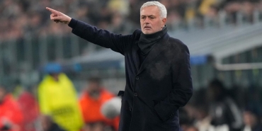 benficada-mourinho-sonras-843_2-41.jpg