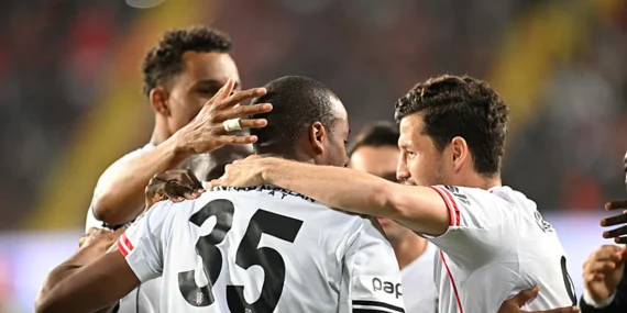 besiktas-turkiye-kupasinda-final-icin-sahaya-cikacak-1777877514145.jpg