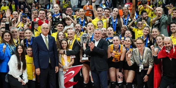 cev-sampiyonlar-ligi-sampiyonu-vakifbank-kupasina-kavustu-1777842515438.jpeg