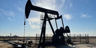dunyanin-en-buyuk-ihracatcisina-petrol-soku-5-ayda-335-milyar-dolar-eridi-1778064791063.jpg