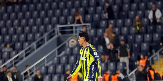 fenerbahcede-talisca-gollerini-surdurdu-edsona-taraftar-tepkisi-1777763146294.jpeg