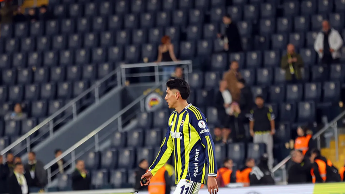 fenerbahcede-talisca-gollerini-surdurdu-edsona-taraftar-tepkisi-1777763146294.jpeg