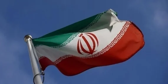 iran-ordusu-abd-ateskesi-ihlal-ederek-iran-petrol-tankerini-hedef-aldi-1778248255710.jpg