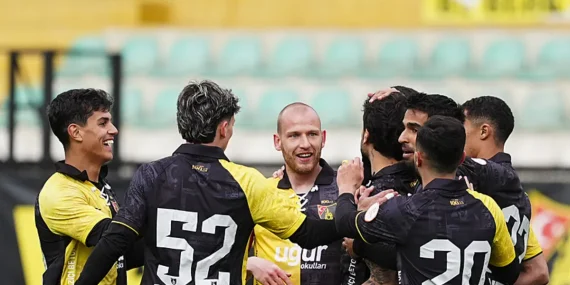 istanbulspor-1-ligde-sezonu-8-golle-kapadi-1777651974768.jpeg