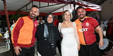 osmaniyede-dugunde-galatasarayin-sampiyonluk-coskusu-yasandi-1778394739236.jpeg