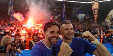 schalke-04-bundesligaya-geri-dondu-1777757817648.jpeg