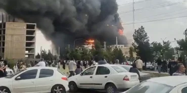 tahranda-avm-yangini-8-kisi-hayatini-kaybetti-1778030181840.jpeg